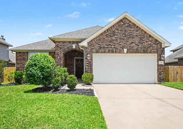Homes for sale in Baytown, TX | 135 Rio Grande Dr, Baytown, TX 77523 | MLS# 14169239