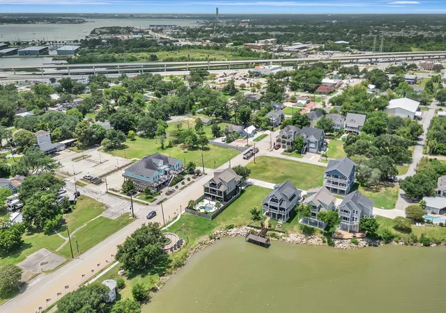 Photo 3 of Sale Pending at 0 Main St, Seabrook, TX 77586 | MLS# 14352429 | Listing updated on 2026-09-20