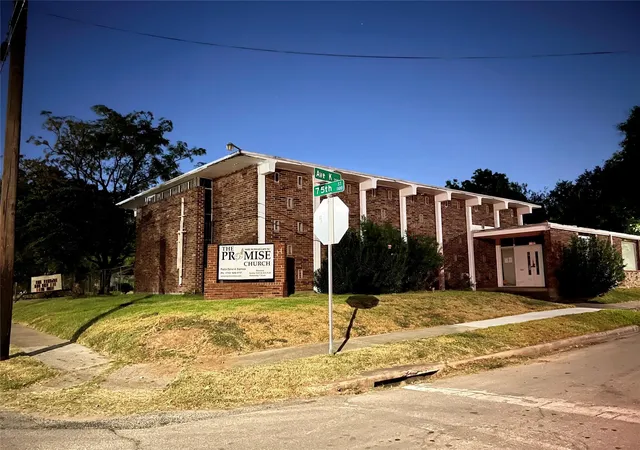 2nd image of 1102 75th St, Houston, TX 77011 | MLS# 72162755