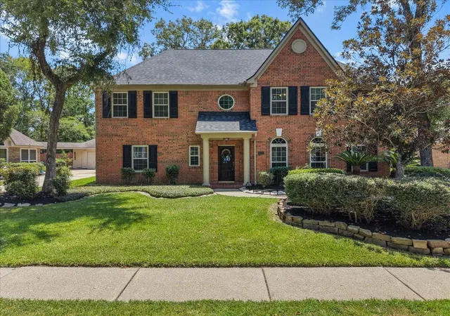 3rd image of 4318 Island Hills Dr, Houston, TX 77059 | MLS# 97285921