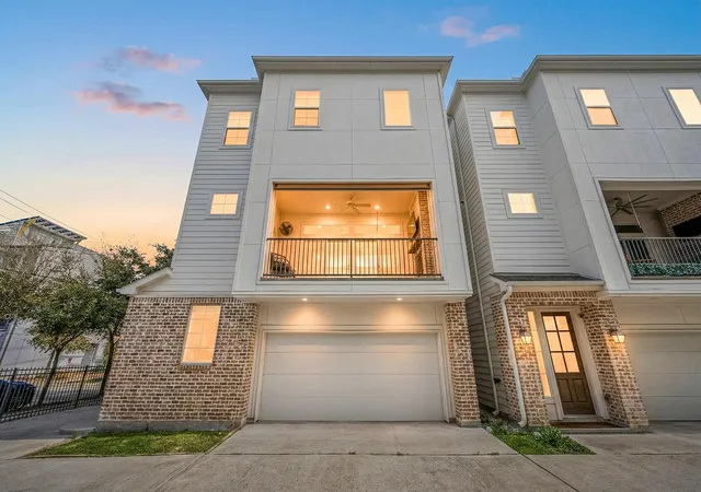 Photo 2 of Single family home for sale at 1515 Weber St #A, Houston, TX 77007 | MLS# 43054211 | Listing updated on 2026-09-05