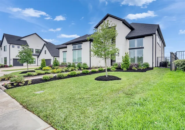 2nd image of 10322 Forest Lake Dr, Missouri City, TX 77459 | MLS# 21990586