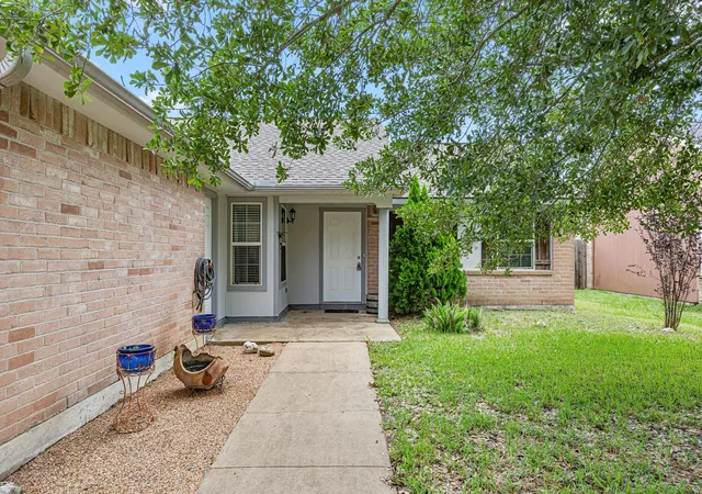 Photo 3 of Single family home for sale at 16918 Nevisway St, Houston, TX 77084 | MLS# 91307694 | Listing updated on 2026-09-20