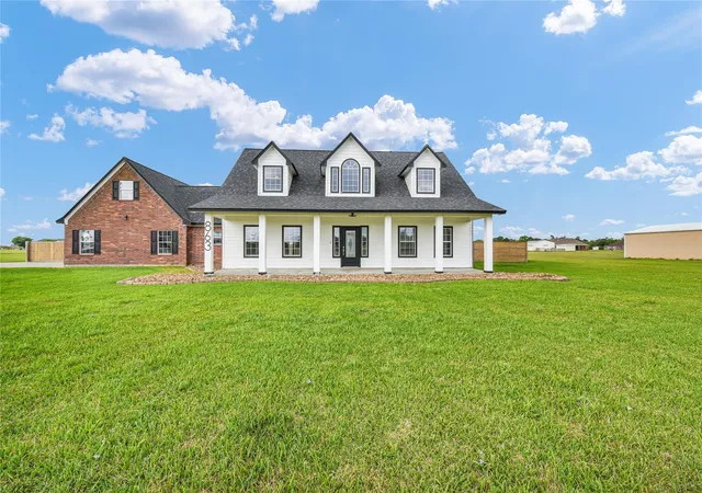 Homes for sale in Angleton, TX | 863 Bunkhouse Trl, Angleton, TX 77515 | MLS# 77424907