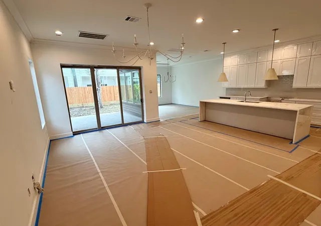 Photo 4 of Single family home for sale at 407 E 27th Street, Houston, TX 77008 | MLS# 10210884 | Listing updated on 2026-08-27