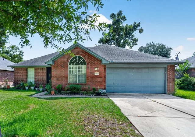 Photo 1 of Single family home for sale at 3002 Overland Trl, Dickinson, TX 77539 | MLS# 95674522 | Listing updated on 2026-09-11