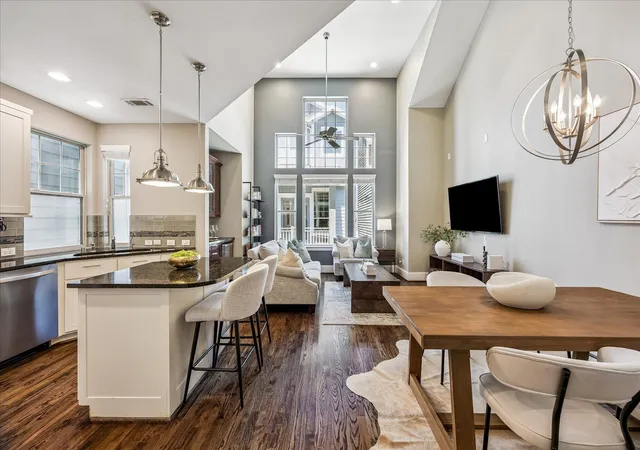 3rd image of 766 Nicholson St, Houston, TX 77007 | MLS# 56369629