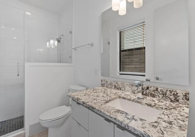 Photo 3 of Sale Pending at 2518 Pease St, Houston, TX 77003 | MLS# 22205219 | Listing updated on 2026-09-18