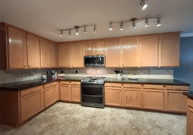 Photo 3 of Single family home for sale at 3811 Trent Cvs Ln, Pearland, TX 77584 | MLS# 51496706 | Listing updated on 2026-06-25