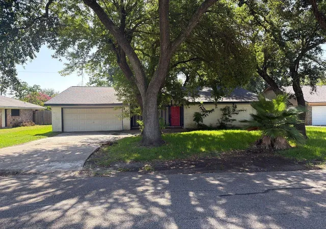 1st image of 3911 Dolphin Ln, La Porte, TX 77571 | MLS# 5289613