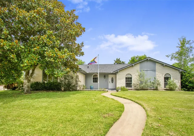 Homes for sale in Friendswood, TX | 5451 Appleblossom Ln, Friendswood, TX 77546 | MLS# 83873445