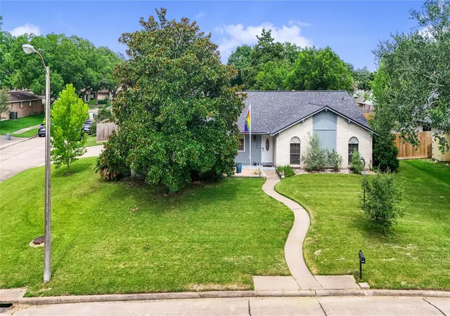 Homes for sale in Friendswood, TX | 5451 Appleblossom Ln, Friendswood, TX 77546 | MLS# 83873445