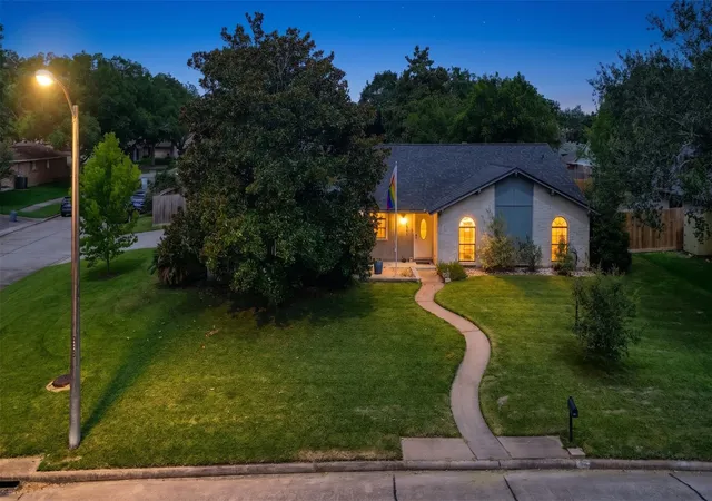 Homes for sale in Friendswood, TX | 5451 Appleblossom Ln, Friendswood, TX 77546 | MLS# 83873445