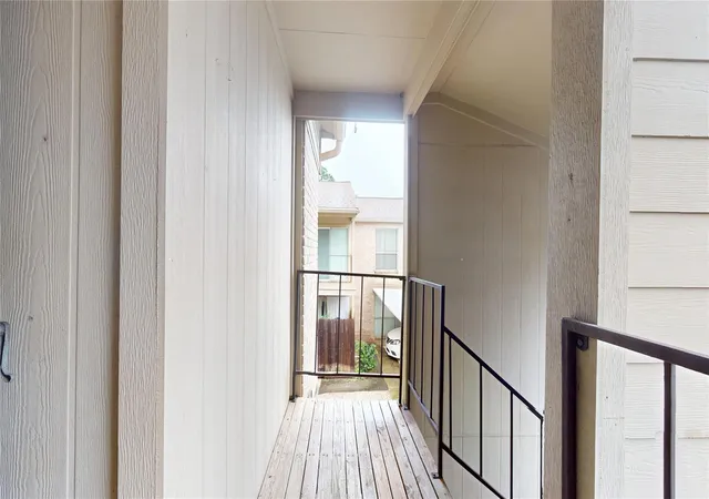 4th image of 700 Thicket Ln #306, Houston, TX 77079 | MLS# 21331653