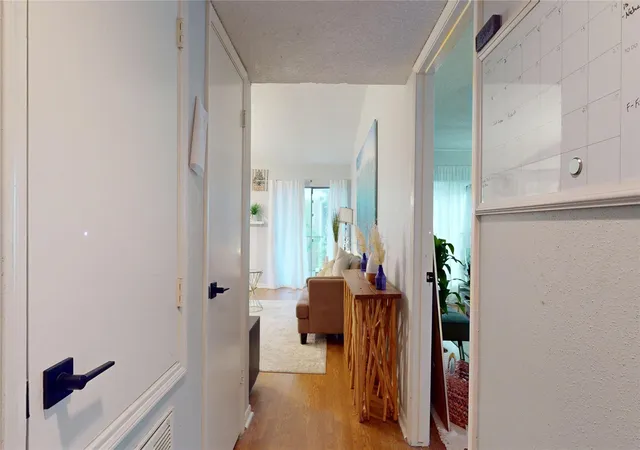 5th image of 700 Thicket Ln #306, Houston, TX 77079 | MLS# 21331653