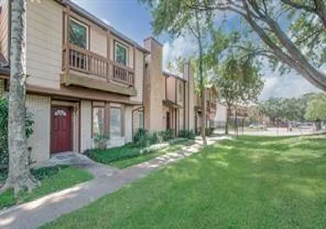 4th image of 12615 Brookglade Cir #5, Houston, TX 77099 | MLS# 41274284