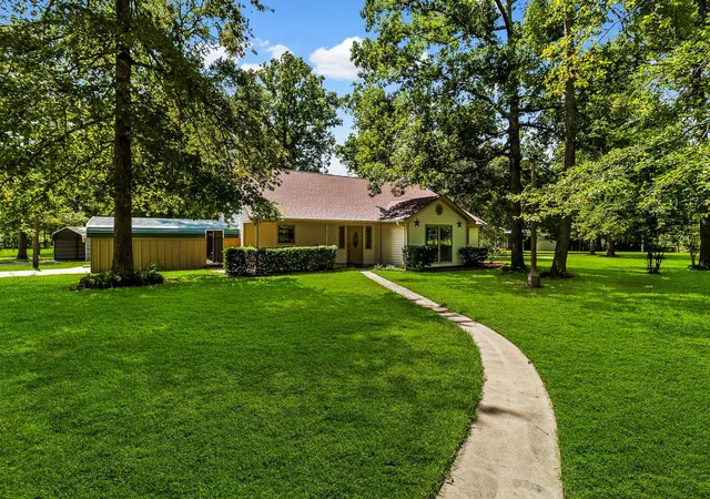 3rd image of 846 Savannah Ln, Livingston, TX 77351 | MLS# 92167525