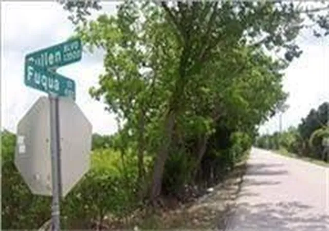 3rd image of 4147 Fuqua St, Houston, TX 77048 | MLS# 69501129