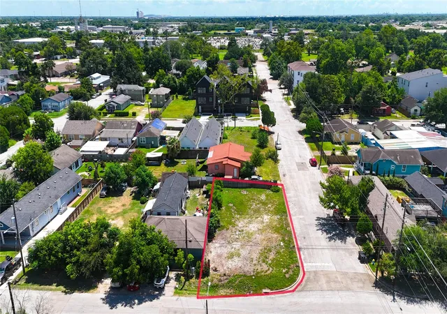 Photo 3 of Land for sale at 1401 Amundsen St, Houston, TX 77009 | MLS# 25333044 | Listing updated on 2026-07-10