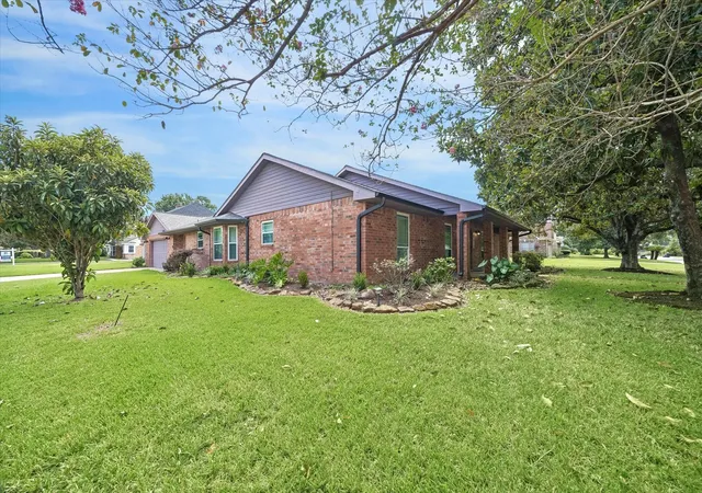 Photo 2 of Single family home for sale at 19614 Suncove Ln, Humble, TX 77346 | MLS# 4703211 | Listing updated on 2026-08-28