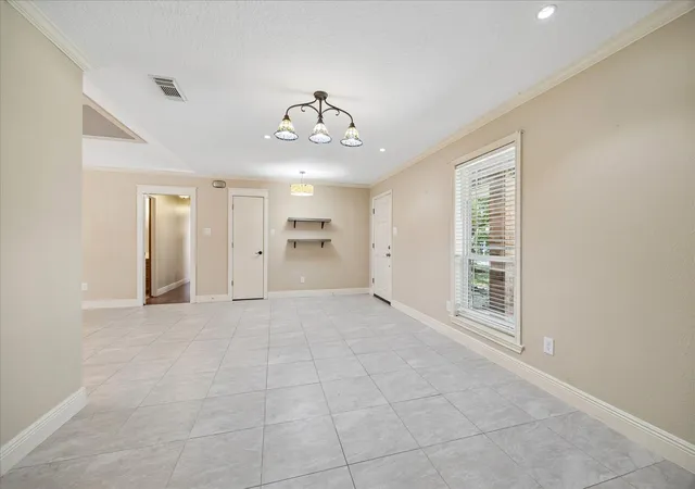 Photo 4 of Single family home for sale at 19614 Suncove Ln, Humble, TX 77346 | MLS# 4703211 | Listing updated on 2026-08-28