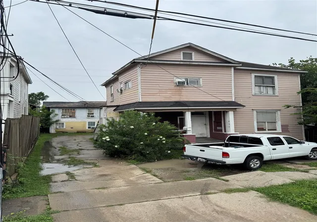 Photo 2 of Multi family home for sale at 2305 Terry St, Houston, TX 77009 | MLS# 47197528 | Listing updated on 2026-09-03