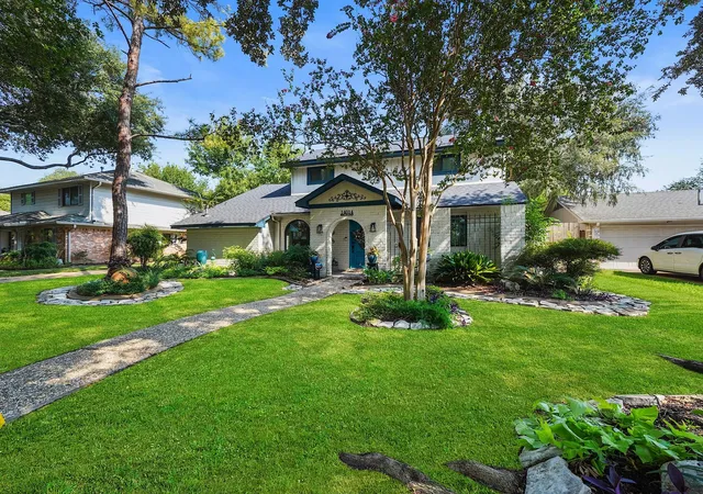 Photo 3 of Single family home for sale at 14014 Locke Ln, Houston, TX 77077 | MLS# 75281197 | Listing updated on 2026-08-15