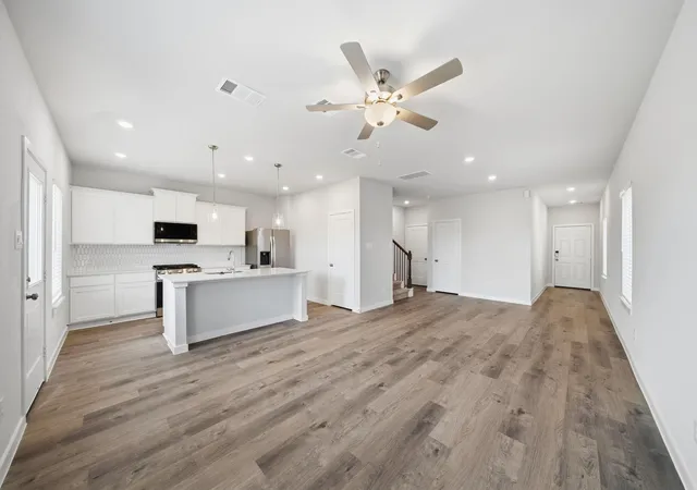 4th image of 11409 Lucky Falls Dr, Houston, TX 77047 | MLS# 53889662