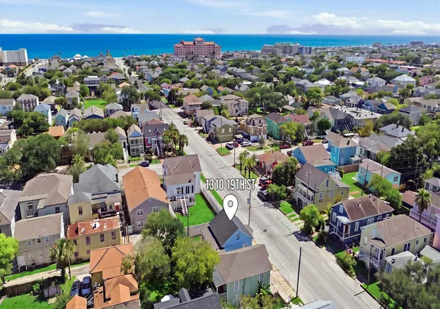 2nd image of 1310 19th St, Galveston, TX 77550 | MLS# 17257341