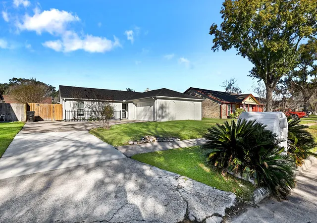 Photo 2 of Single family home for sale at 4903 Cairnleigh Dr, Houston, TX 77084 | MLS# 80434178 | Listing updated on 2026-05-16
