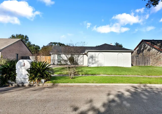 Photo 3 of Single family home for sale at 4903 Cairnleigh Dr, Houston, TX 77084 | MLS# 80434178 | Listing updated on 2026-05-16