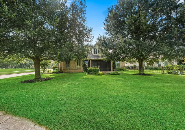 Photo 3 of Sale Pending at 166 Hillsborough Dr W, Montgomery, TX 77356 | MLS# 24799403 | Listing updated on 2026-09-12