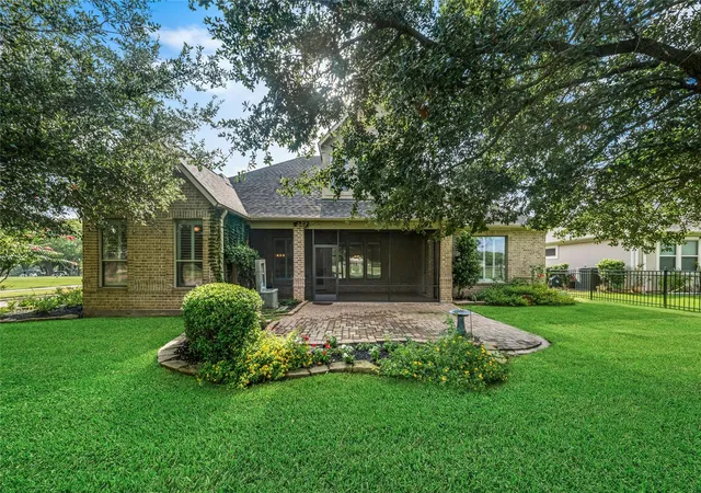 Photo 3 of Sale Pending at 166 Hillsborough Dr W, Montgomery, TX 77356 | MLS# 24799403 | Listing updated on 2026-09-12