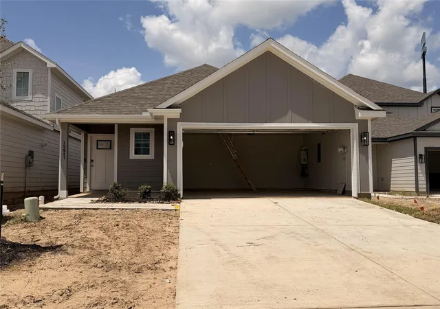 Photo 2 of Sale Pending at 15647 Agave Valley Trl, Houston, TX 77090 | MLS# 30490809 | Listing updated on 2026-09-21