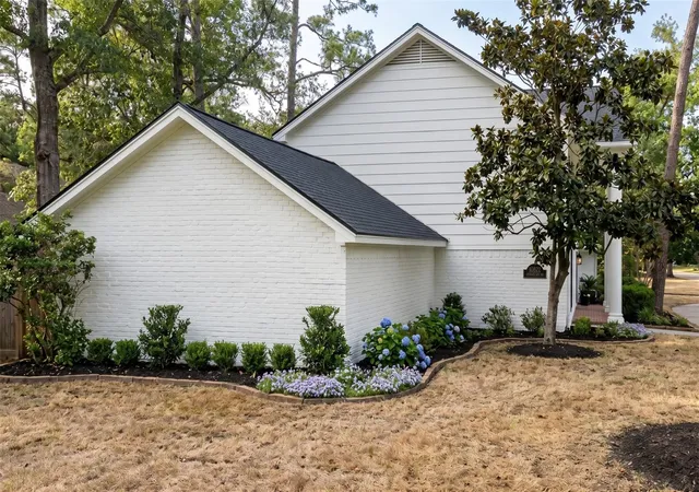 Photo 3 of Single family home for sale at 10822 Creektree Dr, Houston, TX 77070 | MLS# 45214152 | Listing updated on 2026-08-26