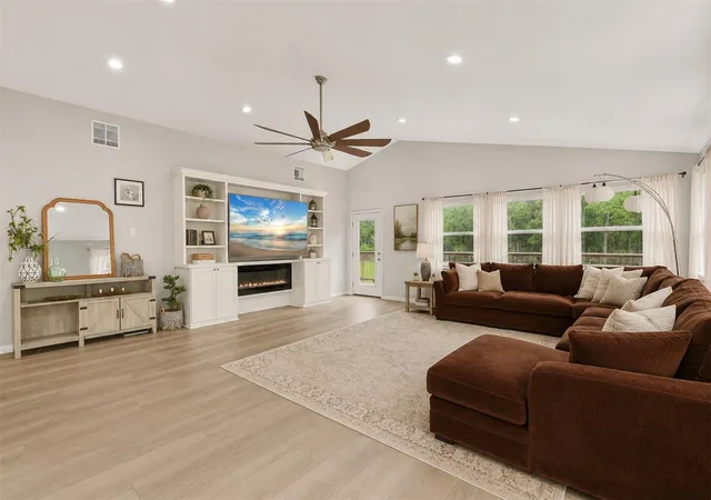3rd image of 6310 Wickwillow Ln, Alvin, TX 77511 | MLS# 32009984