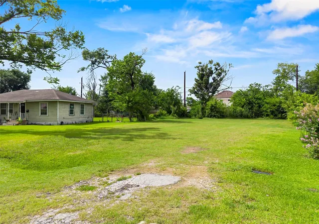Photo 2 of Land for sale at 10425 N Oswego St, Houston, TX 77029 | MLS# 73767206 | Listing updated on 2026-09-13