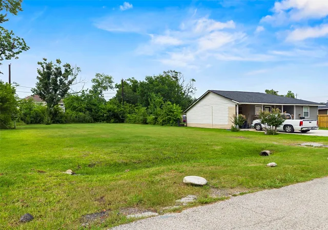 Photo 4 of Land for sale at 10425 N Oswego St, Houston, TX 77029 | MLS# 73767206 | Listing updated on 2026-09-13