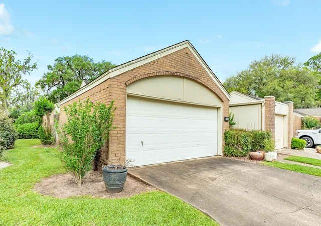 Homes for sale in West Columbia, TX | 1808 Veranda Dr, West Columbia, TX 77486 | MLS# 11120914