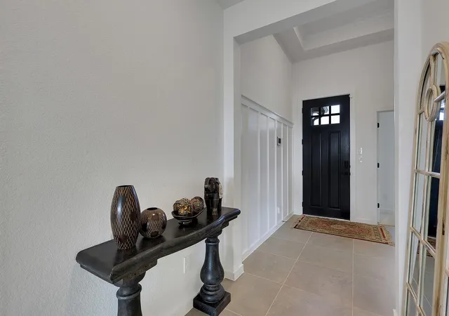 Photo 2 of Single family home for sale at 406 Cane Xing Lake Dr, Sealy, TX 77474 | MLS# 25481196 | Listing updated on 2026-04-11