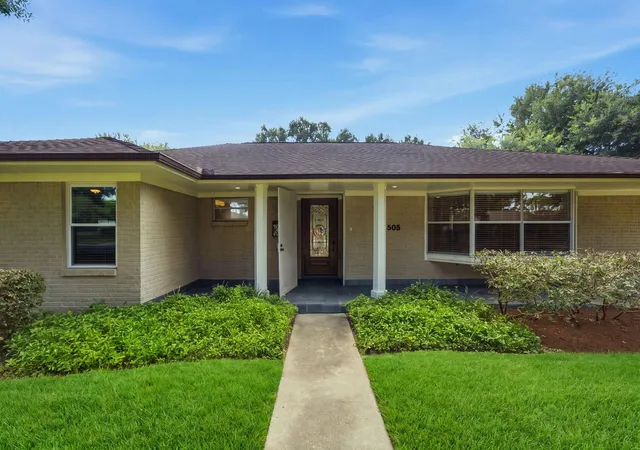 Photo 3 of Sale Pending at 4505 Stillbrooke Dr, Houston, TX 77035 | MLS# 35433823 | Listing updated on 2026-09-16