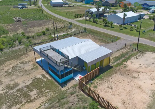 2nd image of 996 Blue Water Blvd, Bay City, TX 77414 | MLS# 31683836