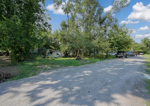 Photo 2 of Land for sale at 7214 Tilgham St, Houston, TX 77020 | MLS# 14441490 | Listing updated on 2026-09-10