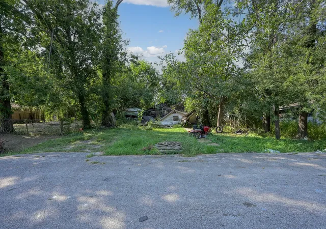 Photo 3 of Land for sale at 7214 Tilgham St, Houston, TX 77020 | MLS# 14441490 | Listing updated on 2026-09-10