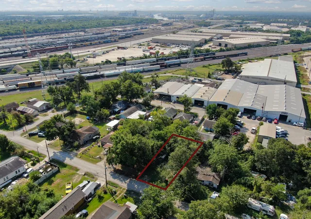 Photo 4 of Land for sale at 7214 Tilgham St, Houston, TX 77020 | MLS# 14441490 | Listing updated on 2026-09-10