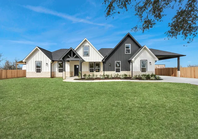 Photo 2 of Single family home for sale at 5811 County Rd 675b, Rosharon, TX 77583 | MLS# 10165535 | Listing updated on 2026-08-15