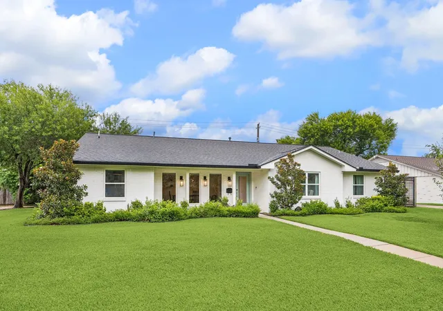 35th image of 2503 Stoney Brook Dr, Houston, TX 77063 | MLS# 75906566