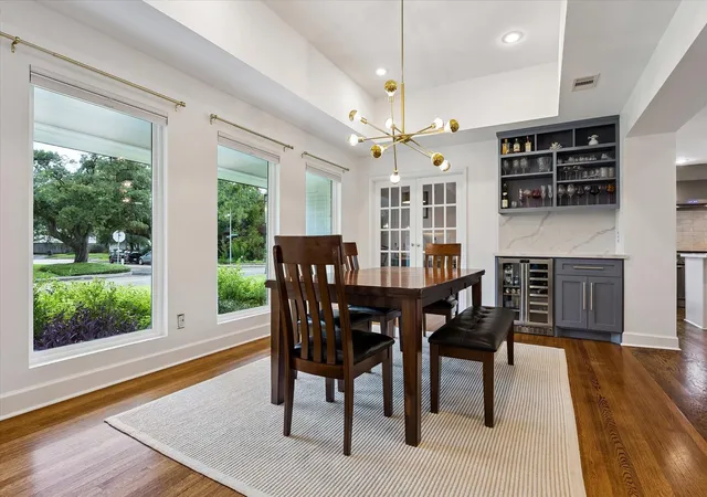 4th image of 2503 Stoney Brook Dr, Houston, TX 77063 | MLS# 75906566