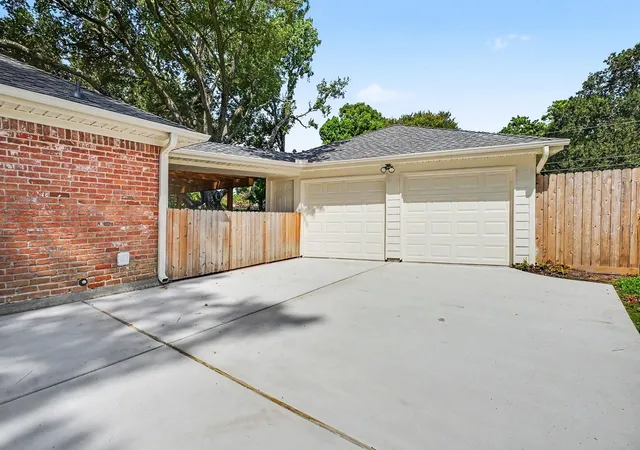 24th image of 2817 Frostwood Circle, Dickinson, TX 77539 | MLS# 51620334