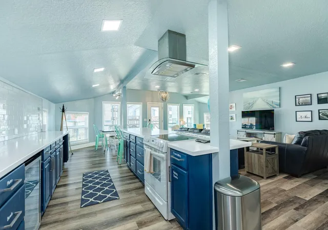 5th image of 13135 Gulf Beach Dr, Freeport, TX 77541 | MLS# 29830564